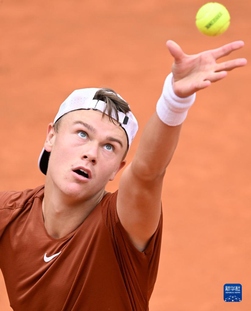 与此同时 与此同时